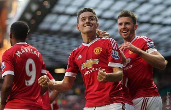 场上抑制了 场上抑制了